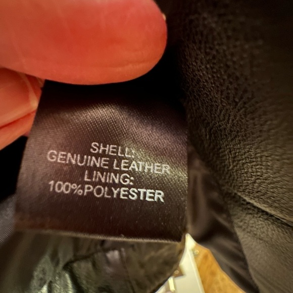 Vintage Black Leather Jacket. Quilted Sleeves. Zip Front. Avenue. 24/26. - Picture 6 of 8